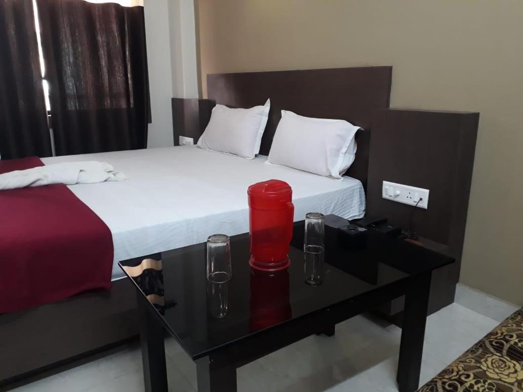 Goroomgo Hotel Uk Palace Puri Bagian luar foto