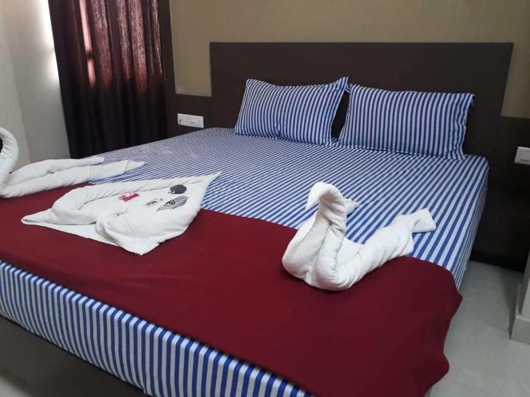 Goroomgo Hotel Uk Palace Puri Bagian luar foto